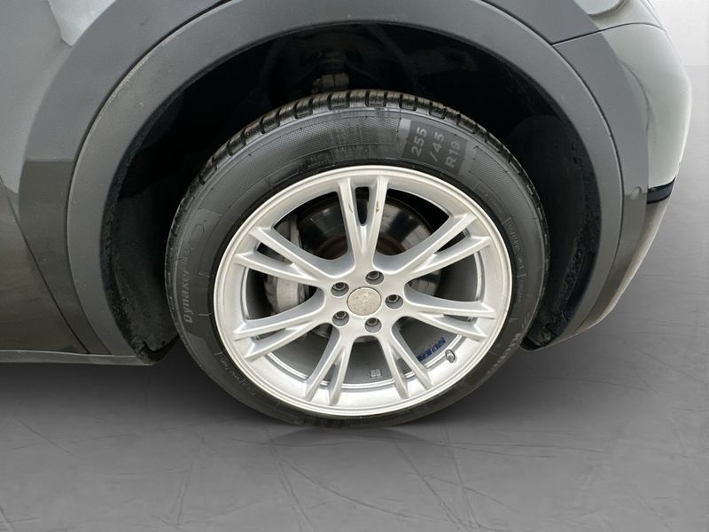 Tesla Model Y bild 35