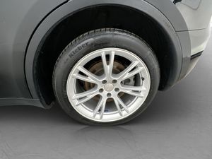 Tesla Model Y bild 33
