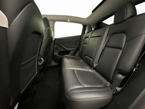 Tesla Model Y bild 28