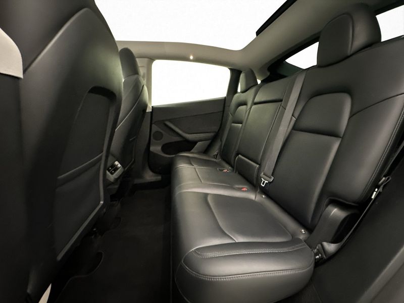 Tesla Model Y bild 28