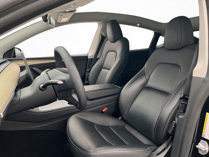 Tesla Model Y bild 11