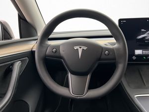 Tesla Model Y bild 12