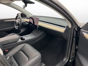 Tesla Model Y bild 33