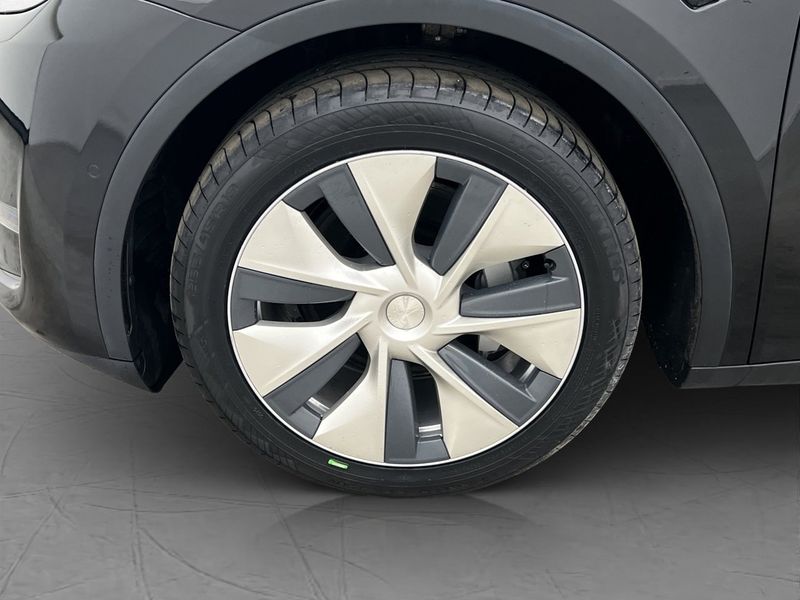 Tesla Model Y bild 28