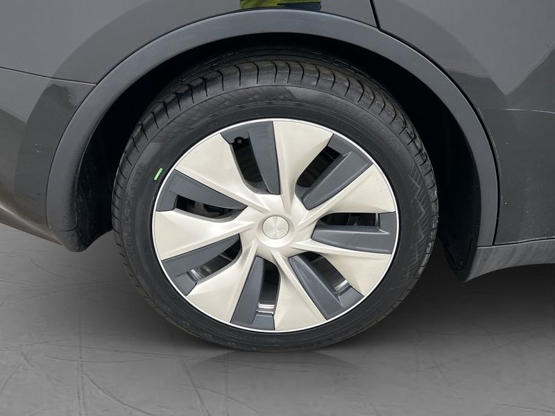 Tesla Model Y bild 31