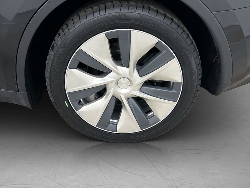 Tesla Model Y bild 29