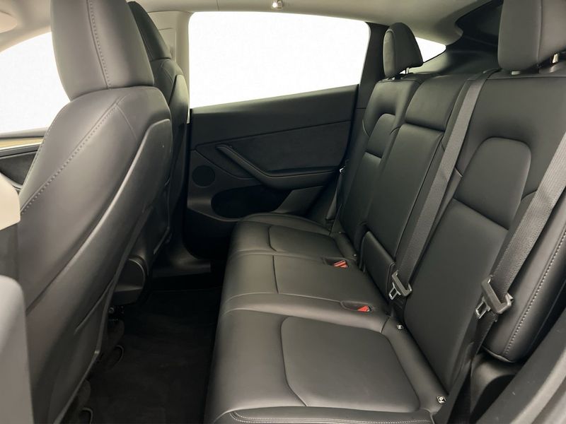 Tesla Model Y bild 14