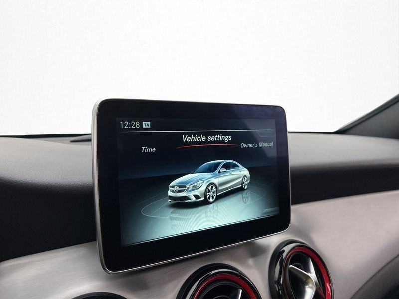 Mercedes CLA45 AMG bild 22