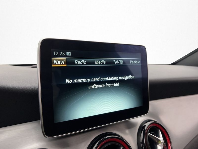 Mercedes CLA45 AMG bild 21