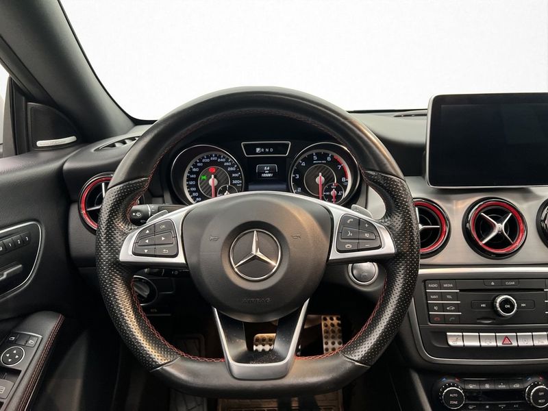 Mercedes CLA45 AMG bild 15