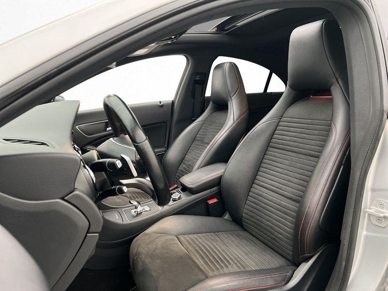 Mercedes CLA45 AMG bild 14