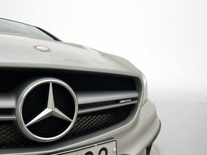 Mercedes CLA45 AMG bild 11
