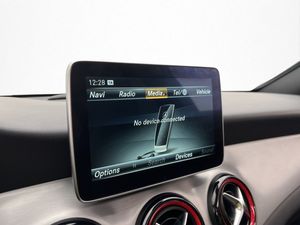 Mercedes CLA45 AMG bild 20
