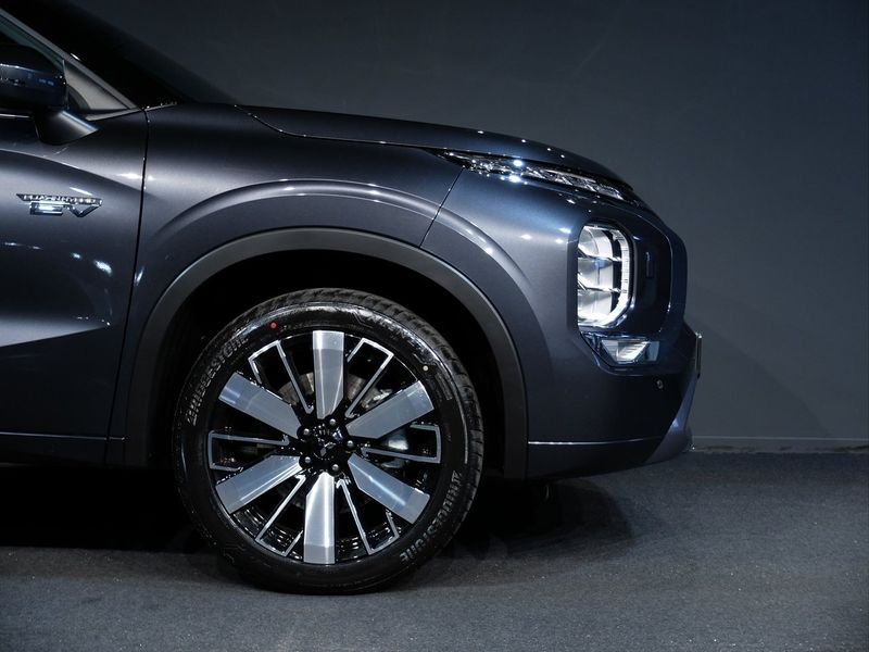 Mitsubishi Outlander bild 4