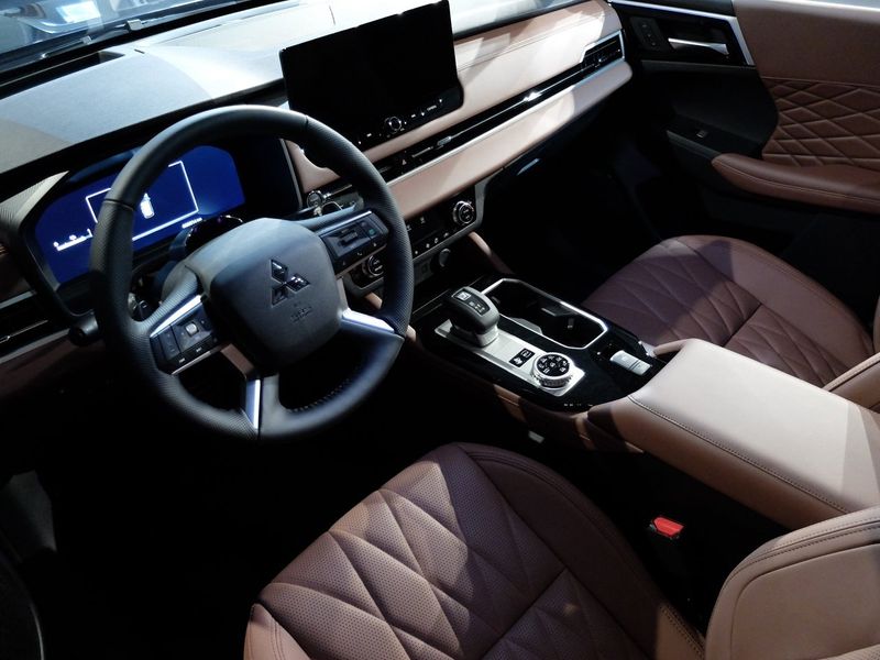 Mitsubishi Outlander bild 11