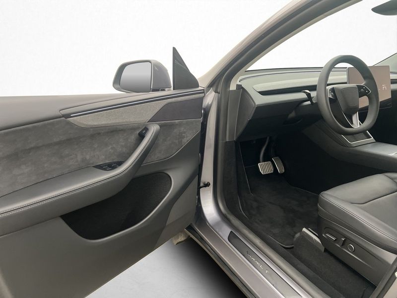 Tesla Model Y bild 12