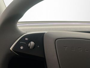 Tesla Model Y bild 31