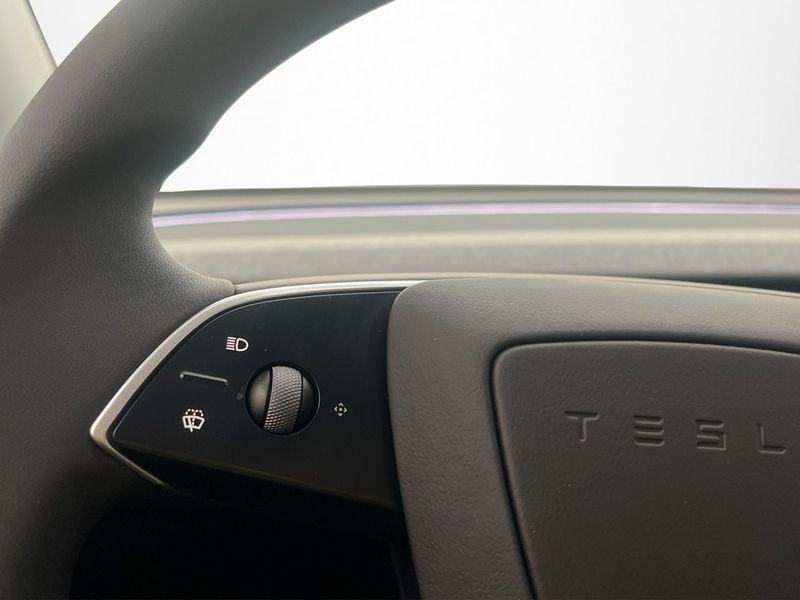 Tesla Model Y bild 31