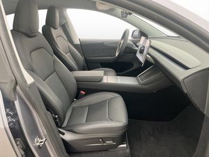 Tesla Model Y bild 17