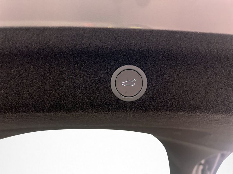 Tesla Model Y bild 21