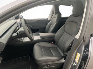 Tesla Model Y bild 13
