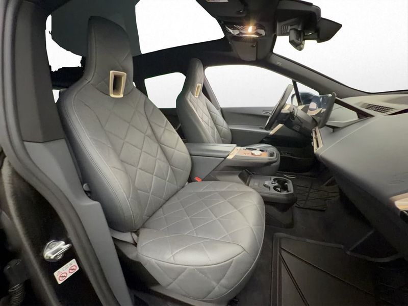 BMW iX bild 18
