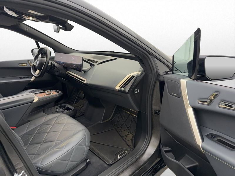 BMW iX bild 19