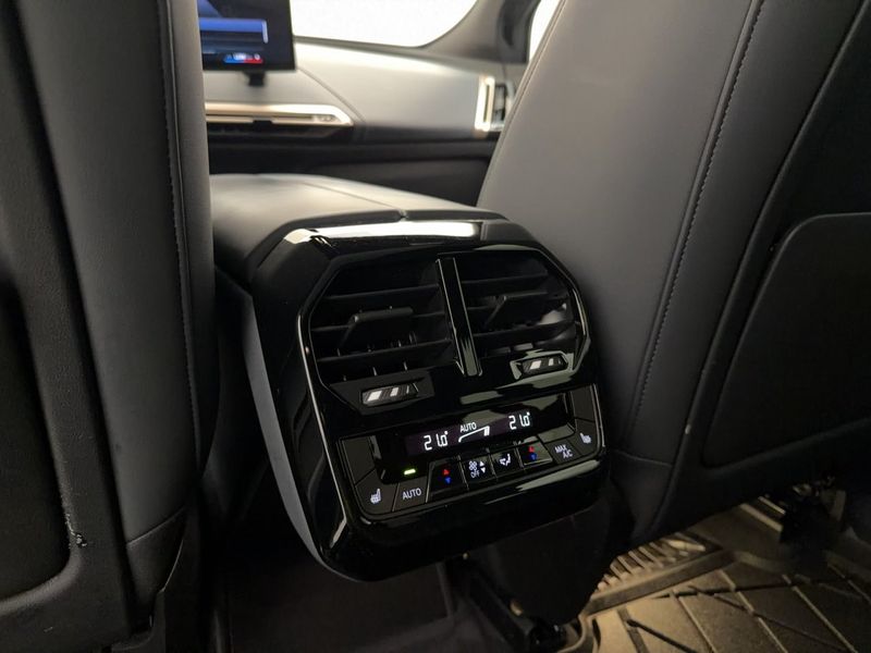 BMW iX bild 35