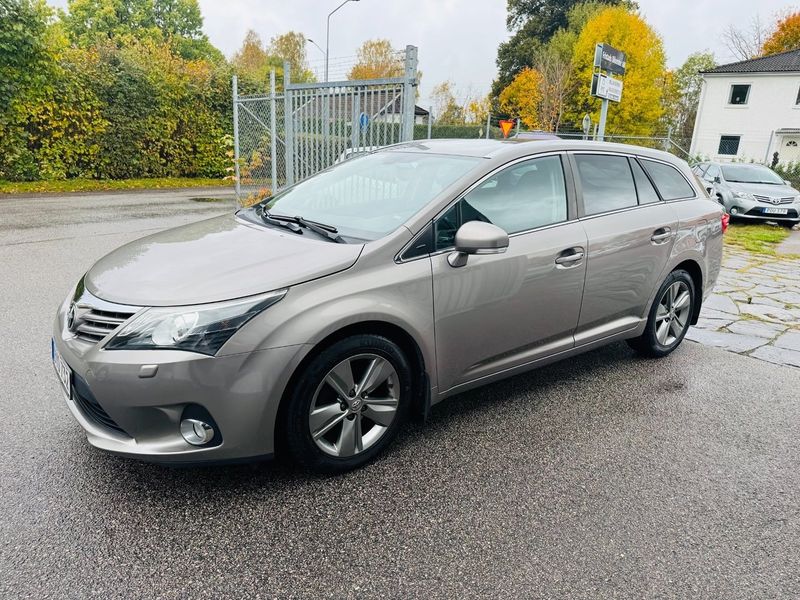 Toyota Avensis bild 9