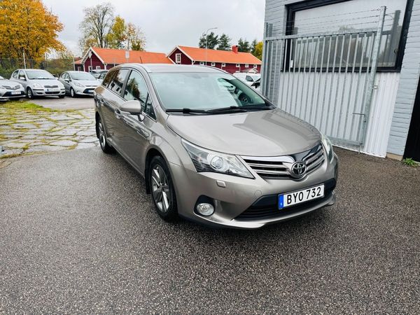 Toyota Avensis 1.8 147HK KOMBI EDITION 50 / BACKKAMERA - 2015