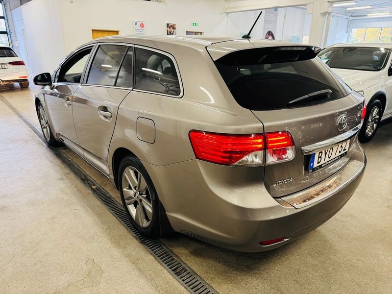 Toyota Avensis bild 16