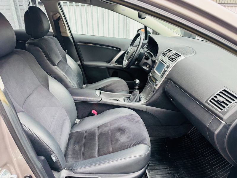 Toyota Avensis bild 5