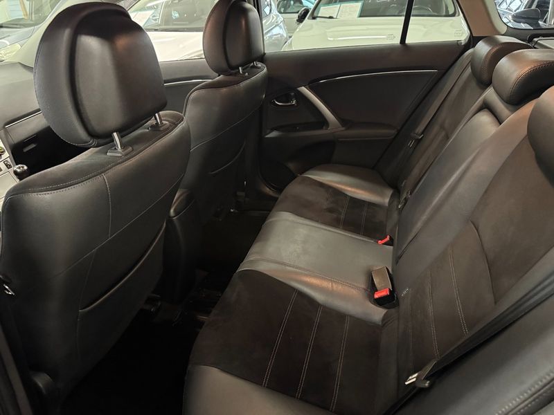 Toyota Avensis bild 19