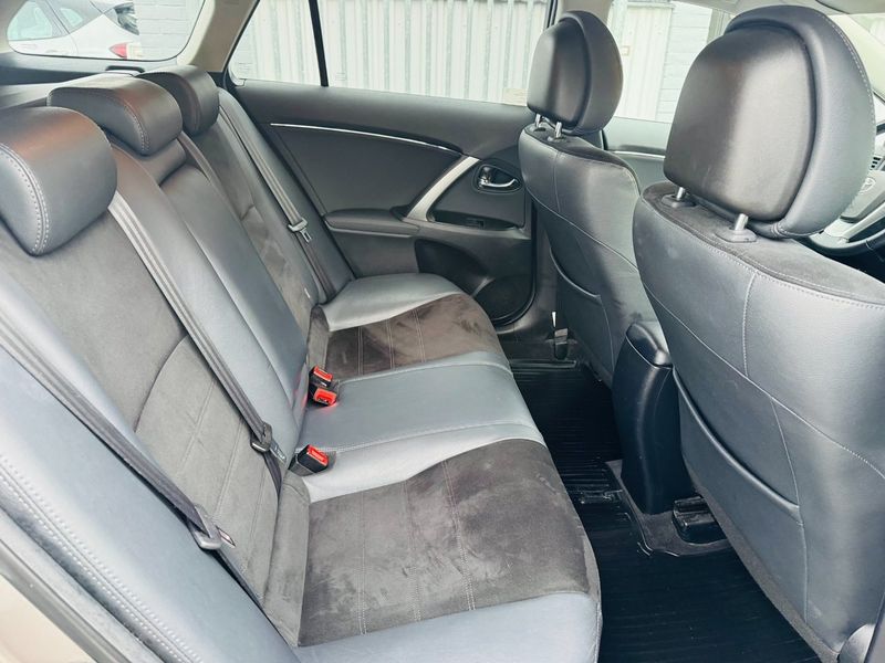Toyota Avensis bild 6