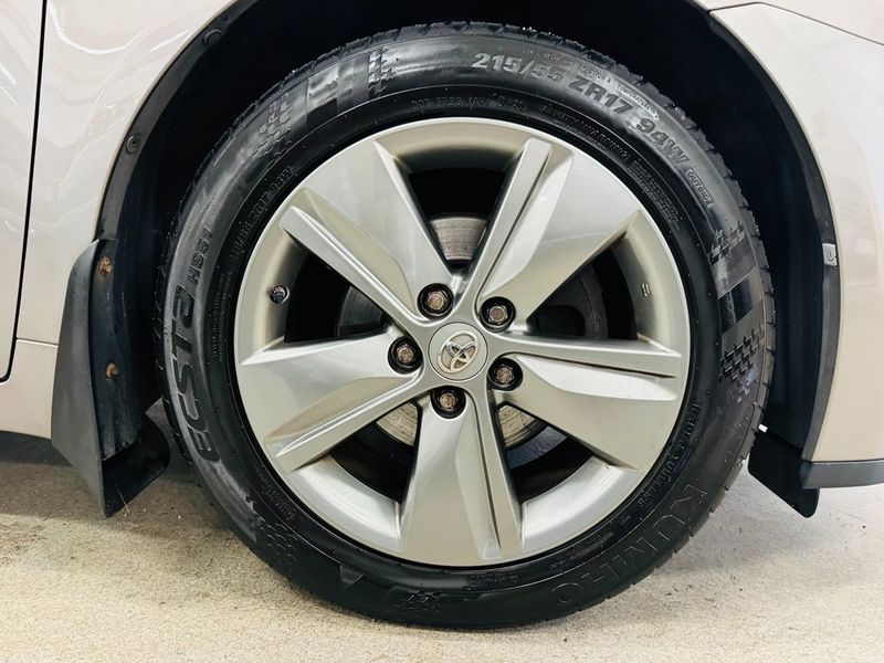 Toyota Avensis bild 11