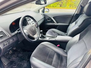 Toyota Avensis bild 8