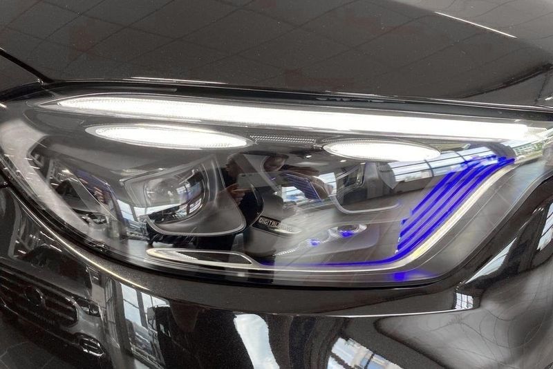 Mercedes GLC300 bild 17