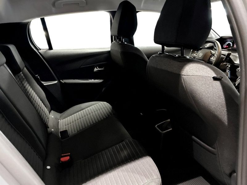 Peugeot 208 bild 13