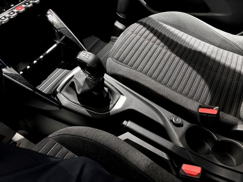Peugeot 208 bild 11