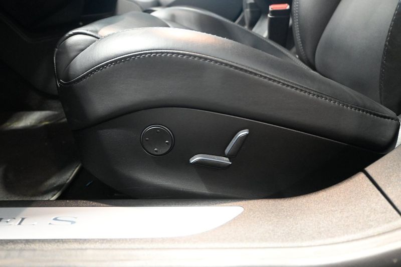 Tesla Model S bild 17
