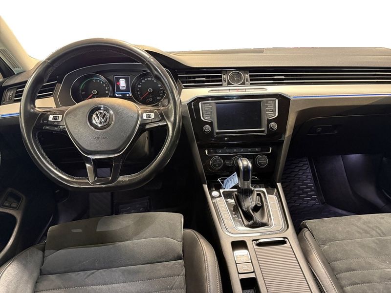 Volkswagen Passat bild 9