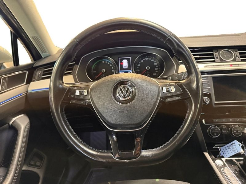 Volkswagen Passat bild 10