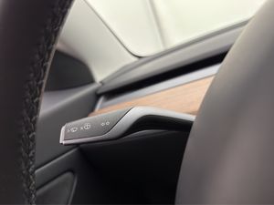 Tesla Model 3 bild 32