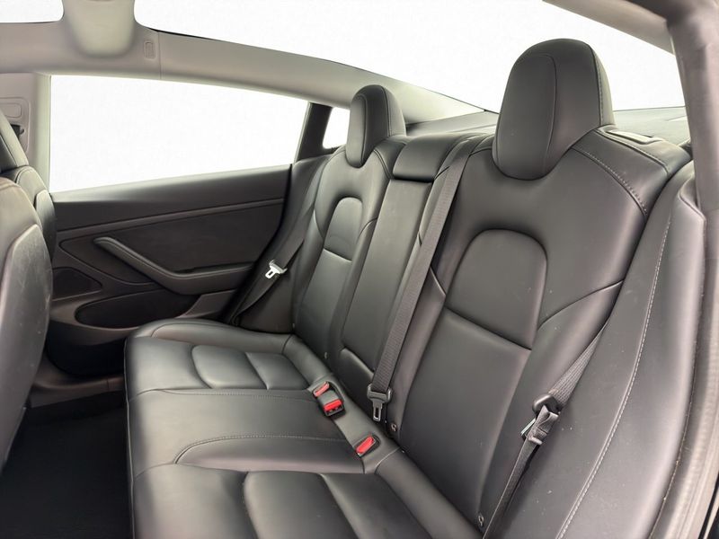Tesla Model 3 bild 16