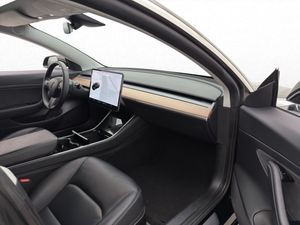 Tesla Model 3 bild 10