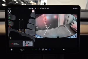 Tesla Model Y bild 17