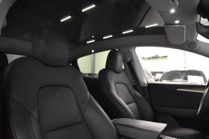 Tesla Model Y bild 13