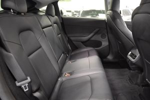 Tesla Model Y bild 14
