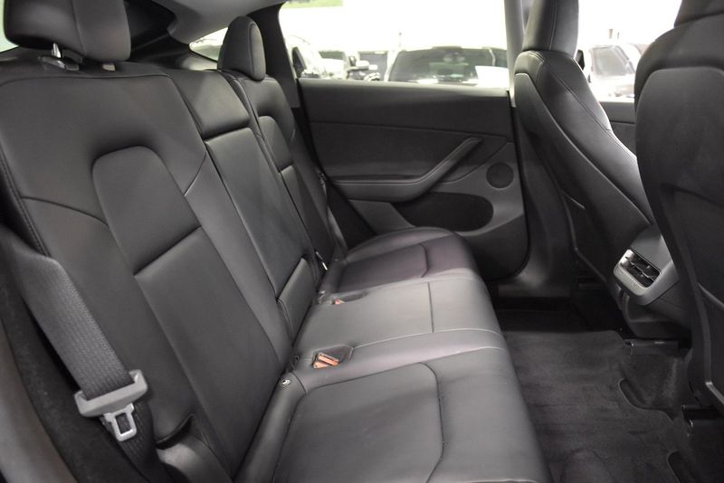 Tesla Model Y bild 14