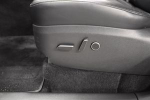 Tesla Model Y bild 16